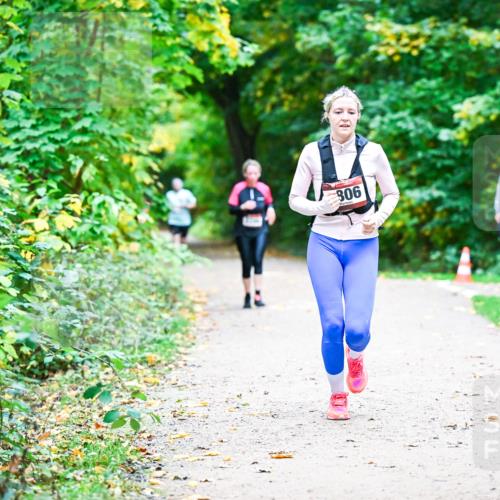 12.10.2025 - Bramfelder Halbmarathon 2025 Dr. Thomas Lammeyer http://msf.ph/oto/9358988 12.10.2025 11:06:16 Laufen 306 meine-sportfotos.de