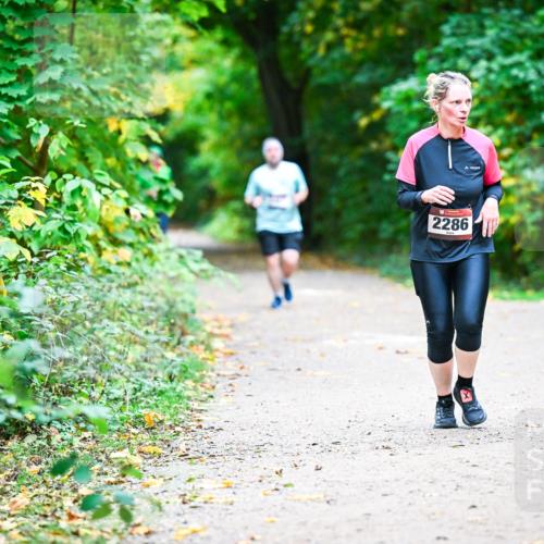 12.10.2025 - Bramfelder Halbmarathon 2025 Dr. Thomas Lammeyer http://msf.ph/oto/9359012 12.10.2025 11:06:20 Laufen 2286, 3 meine-sportfotos.de