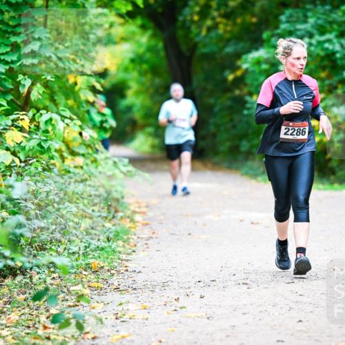 12.10.2025 - Bramfelder Halbmarathon 2025 Dr. Thomas Lammeyer http://msf.ph/oto/9359013 12.10.2025 11:06:20 Laufen 2286 meine-sportfotos.de
