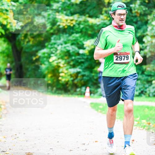 12.10.2025 - Bramfelder Halbmarathon 2025 Dr. Thomas Lammeyer http://msf.ph/oto/9359057 12.10.2025 11:06:31 Laufen 24, 2979 meine-sportfotos.de