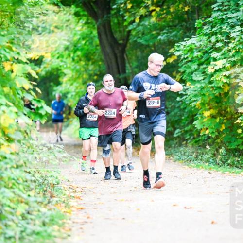 12.10.2025 - Bramfelder Halbmarathon 2025 Dr. Thomas Lammeyer http://msf.ph/oto/9359066 12.10.2025 11:06:38 Laufen 2224, 54, 2284, 2858 meine-sportfotos.de