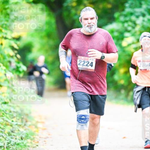 12.10.2025 - Bramfelder Halbmarathon 2025 Dr. Thomas Lammeyer http://msf.ph/oto/9359077 12.10.2025 11:06:47 Laufen 121, 2224, 2364 meine-sportfotos.de