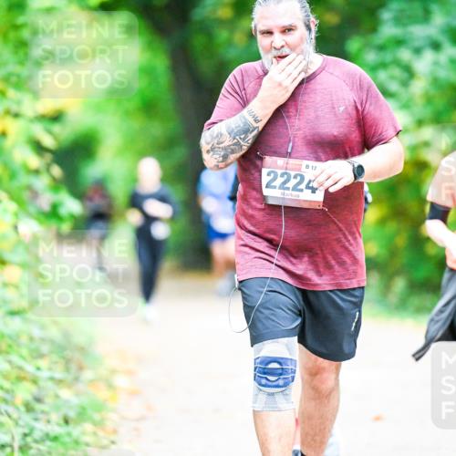 12.10.2025 - Bramfelder Halbmarathon 2025 Dr. Thomas Lammeyer http://msf.ph/oto/9359083 12.10.2025 11:06:48 Laufen 12, 2224, 2364 meine-sportfotos.de