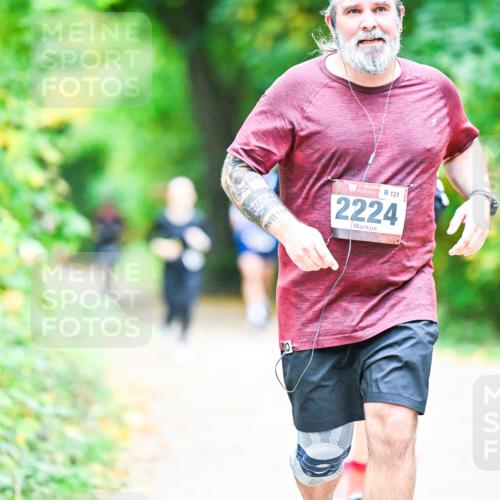 12.10.2025 - Bramfelder Halbmarathon 2025 Dr. Thomas Lammeyer http://msf.ph/oto/9359087 12.10.2025 11:06:48 Laufen 0, 121, 2224, 2364 meine-sportfotos.de