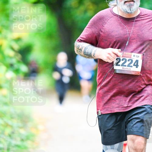 12.10.2025 - Bramfelder Halbmarathon 2025 Dr. Thomas Lammeyer http://msf.ph/oto/9359093 12.10.2025 11:06:49 Laufen 34, 121, 2224 meine-sportfotos.de