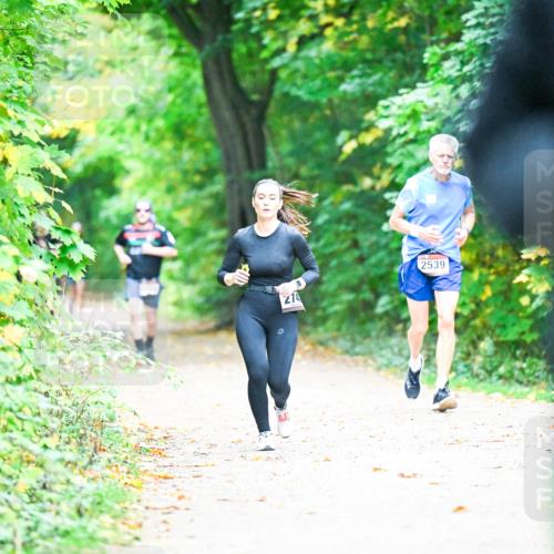 12.10.2025 - Bramfelder Halbmarathon 2025 Dr. Thomas Lammeyer http://msf.ph/oto/9359098 12.10.2025 11:06:52 Laufen 274, 2539 meine-sportfotos.de