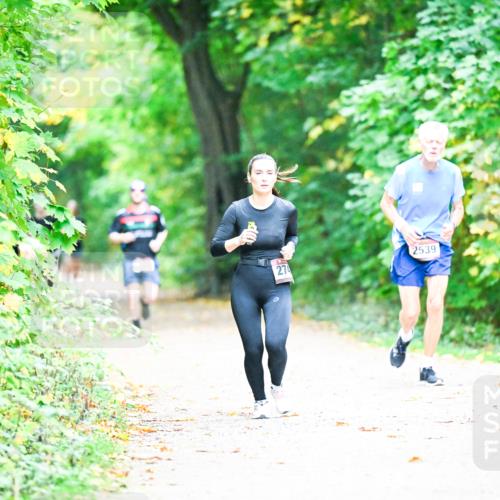 12.10.2025 - Bramfelder Halbmarathon 2025 Dr. Thomas Lammeyer http://msf.ph/oto/9359104 12.10.2025 11:06:53 Laufen 274, 2539 meine-sportfotos.de