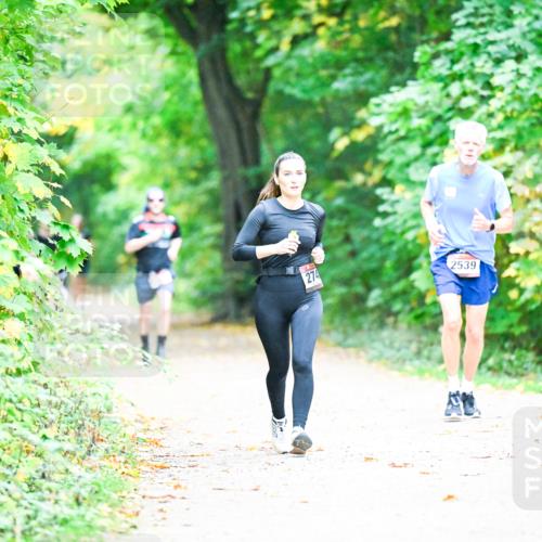 12.10.2025 - Bramfelder Halbmarathon 2025 Dr. Thomas Lammeyer http://msf.ph/oto/9359105 12.10.2025 11:06:53 Laufen 274, 2539 meine-sportfotos.de
