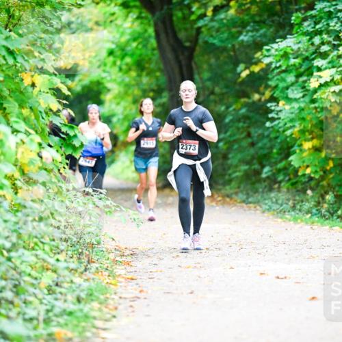 12.10.2025 - Bramfelder Halbmarathon 2025 Dr. Thomas Lammeyer http://msf.ph/oto/9359133 12.10.2025 11:07:04 Laufen 2643, 2915, 2373 meine-sportfotos.de