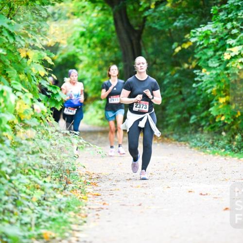 12.10.2025 - Bramfelder Halbmarathon 2025 Dr. Thomas Lammeyer http://msf.ph/oto/9359137 12.10.2025 11:07:05 Laufen 2645, 2915, 2373 meine-sportfotos.de