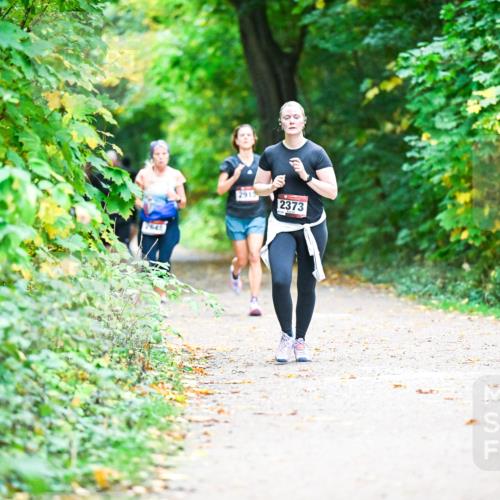 12.10.2025 - Bramfelder Halbmarathon 2025 Dr. Thomas Lammeyer http://msf.ph/oto/9359138 12.10.2025 11:07:05 Laufen 2915, 2373 meine-sportfotos.de