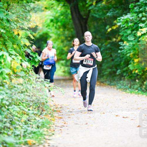 12.10.2025 - Bramfelder Halbmarathon 2025 Dr. Thomas Lammeyer http://msf.ph/oto/9359142 12.10.2025 11:07:05 Laufen 2373 meine-sportfotos.de