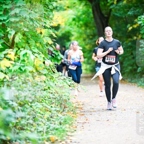 12.10.2025 - Bramfelder Halbmarathon 2025 Dr. Thomas Lammeyer http://msf.ph/oto/9359146 12.10.2025 11:07:06 Laufen 2647, 2373, 8134 meine-sportfotos.de