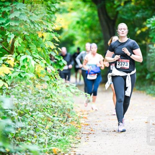 12.10.2025 - Bramfelder Halbmarathon 2025 Dr. Thomas Lammeyer http://msf.ph/oto/9359155 12.10.2025 11:07:08 Laufen 2641, 2373, 8134 meine-sportfotos.de