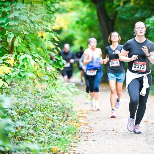 12.10.2025 - Bramfelder Halbmarathon 2025 Dr. Thomas Lammeyer http://msf.ph/oto/9359159 12.10.2025 11:07:08 Laufen 2915, 2373, 8, 134 meine-sportfotos.de