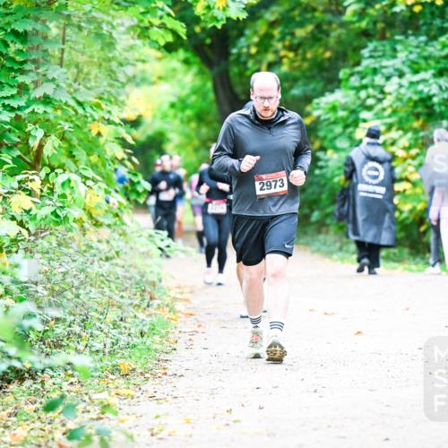 12.10.2025 - Bramfelder Halbmarathon 2025 Dr. Thomas Lammeyer http://msf.ph/oto/9359192 12.10.2025 11:07:20 Laufen 2973 meine-sportfotos.de