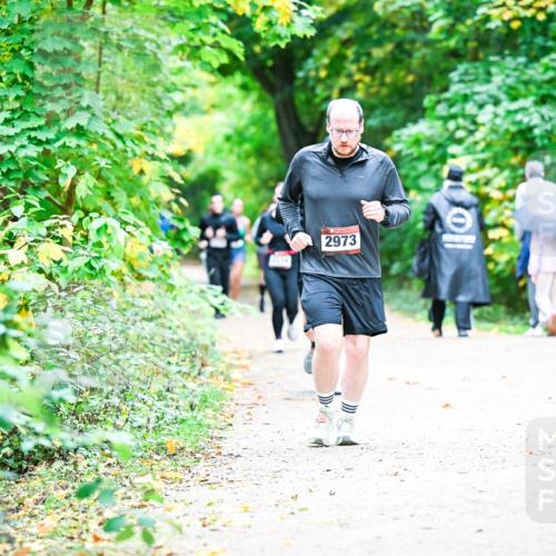 12.10.2025 - Bramfelder Halbmarathon 2025 Dr. Thomas Lammeyer http://msf.ph/oto/9359194 12.10.2025 11:07:21 Laufen 2973 meine-sportfotos.de