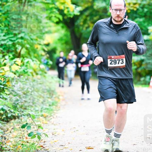 12.10.2025 - Bramfelder Halbmarathon 2025 Dr. Thomas Lammeyer http://msf.ph/oto/9359217 12.10.2025 11:07:24 Laufen 34, 2973 meine-sportfotos.de