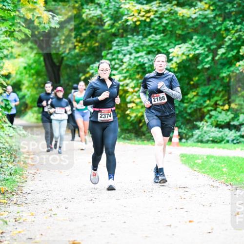 12.10.2025 - Bramfelder Halbmarathon 2025 Dr. Thomas Lammeyer http://msf.ph/oto/9359225 12.10.2025 11:07:27 Laufen 2374, 2188 meine-sportfotos.de