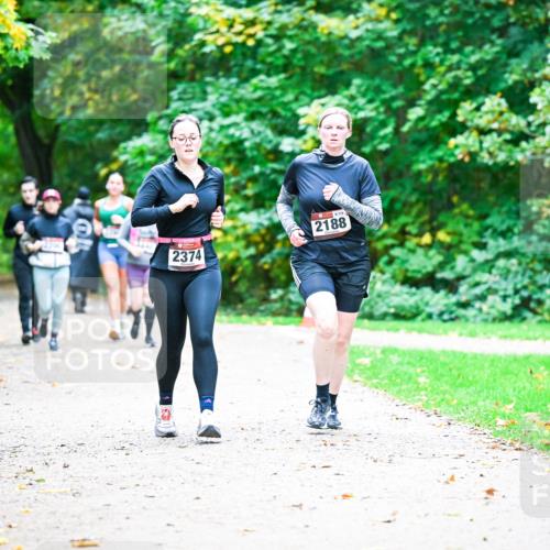 12.10.2025 - Bramfelder Halbmarathon 2025 Dr. Thomas Lammeyer http://msf.ph/oto/9359230 12.10.2025 11:07:27 Laufen 2374, 8119, 2188 meine-sportfotos.de