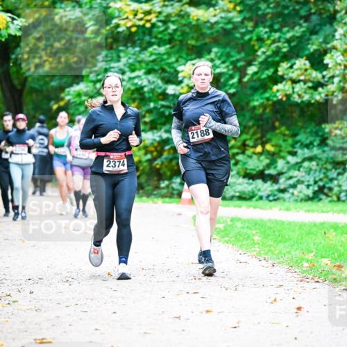 12.10.2025 - Bramfelder Halbmarathon 2025 Dr. Thomas Lammeyer http://msf.ph/oto/9359231 12.10.2025 11:07:28 Laufen 2374, 2188 meine-sportfotos.de