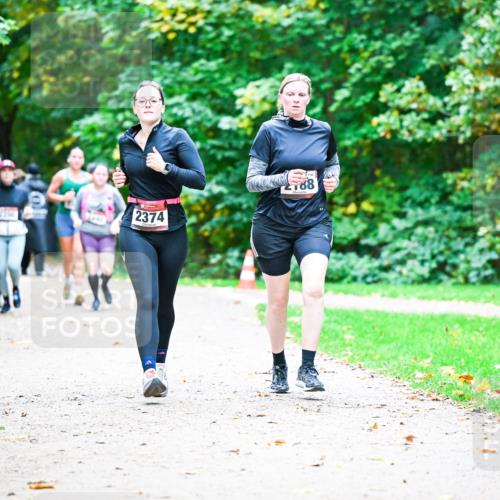 12.10.2025 - Bramfelder Halbmarathon 2025 Dr. Thomas Lammeyer http://msf.ph/oto/9359233 12.10.2025 11:07:28 Laufen 2374, 119, 188 meine-sportfotos.de