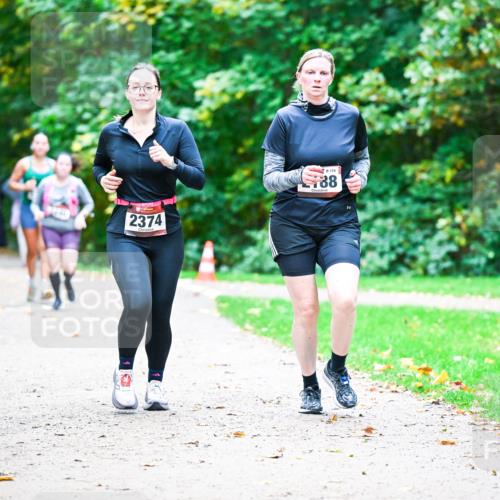 12.10.2025 - Bramfelder Halbmarathon 2025 Dr. Thomas Lammeyer http://msf.ph/oto/9359238 12.10.2025 11:07:28 Laufen 2374, 119, 88 meine-sportfotos.de