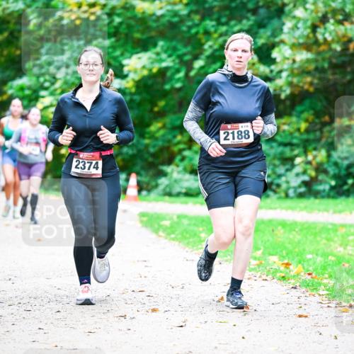 12.10.2025 - Bramfelder Halbmarathon 2025 Dr. Thomas Lammeyer http://msf.ph/oto/9359240 12.10.2025 11:07:29 Laufen 2374, 119, 2188 meine-sportfotos.de