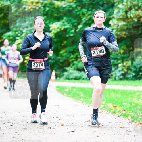 12.10.2025 - Bramfelder Halbmarathon 2025 Dr. Thomas Lammeyer http://msf.ph/oto/9359241 12.10.2025 11:07:29 Laufen 2374, 119, 2188 meine-sportfotos.de