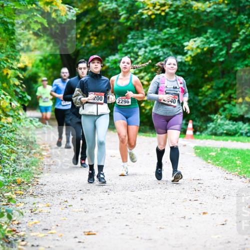 12.10.2025 - Bramfelder Halbmarathon 2025 Dr. Thomas Lammeyer http://msf.ph/oto/9359253 12.10.2025 11:07:32 Laufen 200, 40, 2296 meine-sportfotos.de