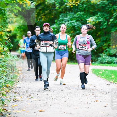 12.10.2025 - Bramfelder Halbmarathon 2025 Dr. Thomas Lammeyer http://msf.ph/oto/9359256 12.10.2025 11:07:32 Laufen 2200, 2296, 2440 meine-sportfotos.de