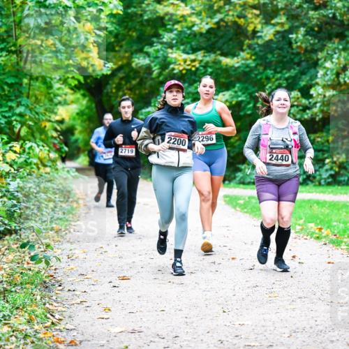 12.10.2025 - Bramfelder Halbmarathon 2025 Dr. Thomas Lammeyer http://msf.ph/oto/9359269 12.10.2025 11:07:34 Laufen 2719, 2200, 2296, 2440 meine-sportfotos.de