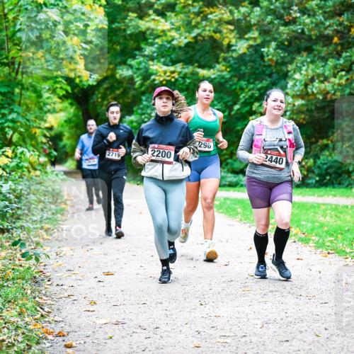 12.10.2025 - Bramfelder Halbmarathon 2025 Dr. Thomas Lammeyer http://msf.ph/oto/9359272 12.10.2025 11:07:35 Laufen 2719, 2200, 296, 2440 meine-sportfotos.de