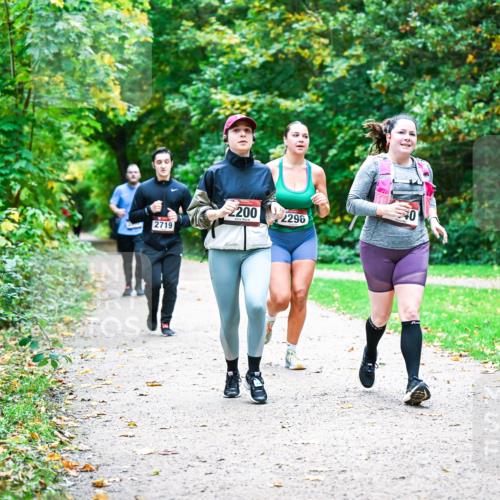 12.10.2025 - Bramfelder Halbmarathon 2025 Dr. Thomas Lammeyer http://msf.ph/oto/9359273 12.10.2025 11:07:35 Laufen 2719, 200, 2296 meine-sportfotos.de