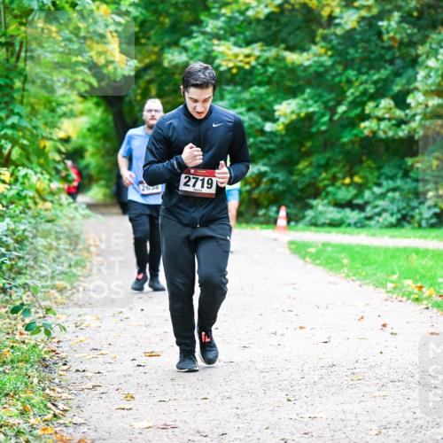 12.10.2025 - Bramfelder Halbmarathon 2025 Dr. Thomas Lammeyer http://msf.ph/oto/9359289 12.10.2025 11:07:37 Laufen 2638, 2719 meine-sportfotos.de