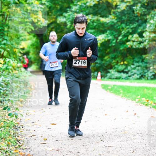 12.10.2025 - Bramfelder Halbmarathon 2025 Dr. Thomas Lammeyer http://msf.ph/oto/9359292 12.10.2025 11:07:38 Laufen 2638, 2719 meine-sportfotos.de