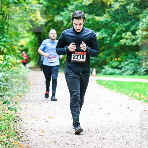 12.10.2025 - Bramfelder Halbmarathon 2025 Dr. Thomas Lammeyer http://msf.ph/oto/9359293 12.10.2025 11:07:38 Laufen 2638, 2719 meine-sportfotos.de