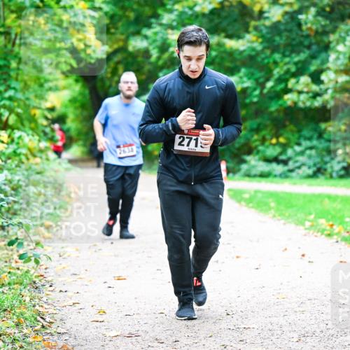 12.10.2025 - Bramfelder Halbmarathon 2025 Dr. Thomas Lammeyer http://msf.ph/oto/9359294 12.10.2025 11:07:38 Laufen 2638, 2719 meine-sportfotos.de
