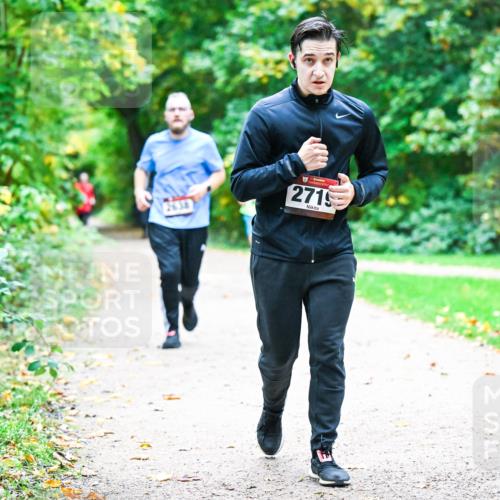 12.10.2025 - Bramfelder Halbmarathon 2025 Dr. Thomas Lammeyer http://msf.ph/oto/9359296 12.10.2025 11:07:38 Laufen 2715 meine-sportfotos.de