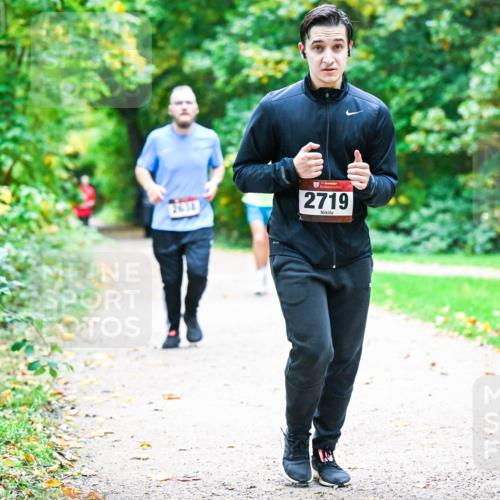12.10.2025 - Bramfelder Halbmarathon 2025 Dr. Thomas Lammeyer http://msf.ph/oto/9359297 12.10.2025 11:07:38 Laufen 34, 2719 meine-sportfotos.de
