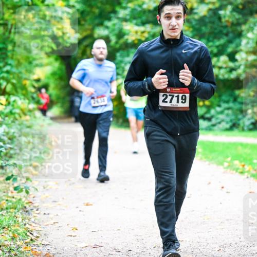 12.10.2025 - Bramfelder Halbmarathon 2025 Dr. Thomas Lammeyer http://msf.ph/oto/9359298 12.10.2025 11:07:38 Laufen 2634, 34, 2719 meine-sportfotos.de