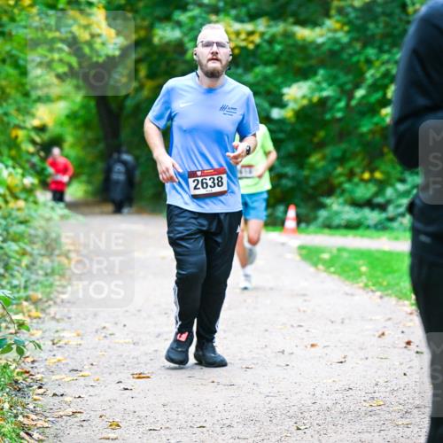 12.10.2025 - Bramfelder Halbmarathon 2025 Dr. Thomas Lammeyer http://msf.ph/oto/9359301 12.10.2025 11:07:39 Laufen 2719, 2638 meine-sportfotos.de