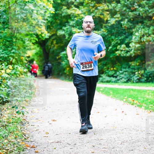 12.10.2025 - Bramfelder Halbmarathon 2025 Dr. Thomas Lammeyer http://msf.ph/oto/9359307 12.10.2025 11:07:40 Laufen 2638 meine-sportfotos.de