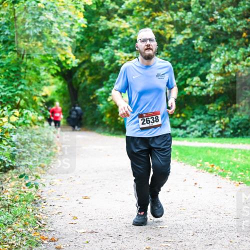 12.10.2025 - Bramfelder Halbmarathon 2025 Dr. Thomas Lammeyer http://msf.ph/oto/9359309 12.10.2025 11:07:40 Laufen 2638 meine-sportfotos.de