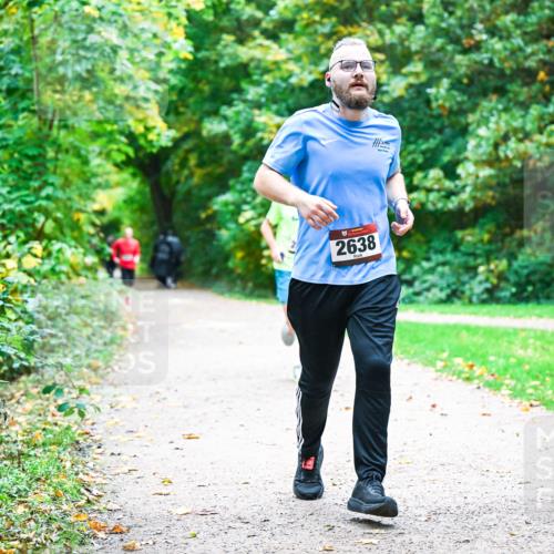 12.10.2025 - Bramfelder Halbmarathon 2025 Dr. Thomas Lammeyer http://msf.ph/oto/9359310 12.10.2025 11:07:41 Laufen 2638 meine-sportfotos.de