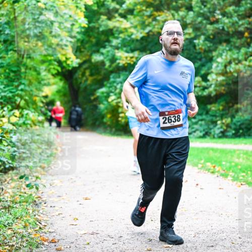 12.10.2025 - Bramfelder Halbmarathon 2025 Dr. Thomas Lammeyer http://msf.ph/oto/9359311 12.10.2025 11:07:41 Laufen 2638 meine-sportfotos.de