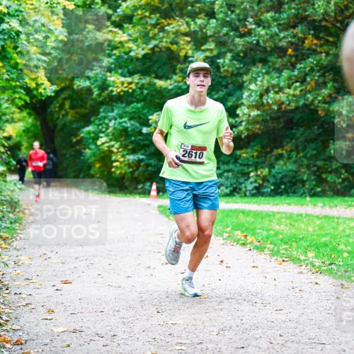 12.10.2025 - Bramfelder Halbmarathon 2025 Dr. Thomas Lammeyer http://msf.ph/oto/9359317 12.10.2025 11:07:42 Laufen 2610 meine-sportfotos.de