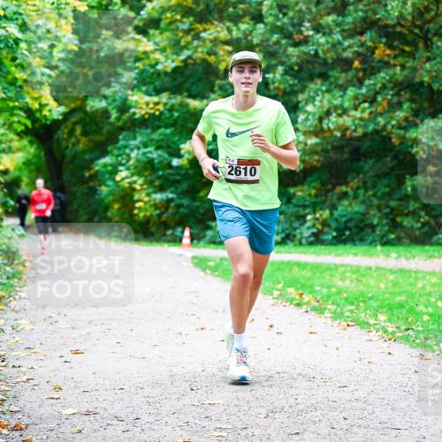 12.10.2025 - Bramfelder Halbmarathon 2025 Dr. Thomas Lammeyer http://msf.ph/oto/9359318 12.10.2025 11:07:42 Laufen 2610 meine-sportfotos.de
