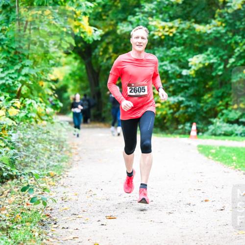 12.10.2025 - Bramfelder Halbmarathon 2025 Dr. Thomas Lammeyer http://msf.ph/oto/9359336 12.10.2025 11:07:49 Laufen 2605 meine-sportfotos.de