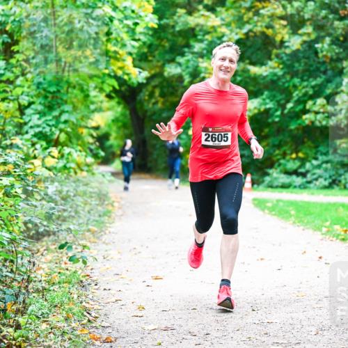 12.10.2025 - Bramfelder Halbmarathon 2025 Dr. Thomas Lammeyer http://msf.ph/oto/9359342 12.10.2025 11:07:49 Laufen 2605 meine-sportfotos.de